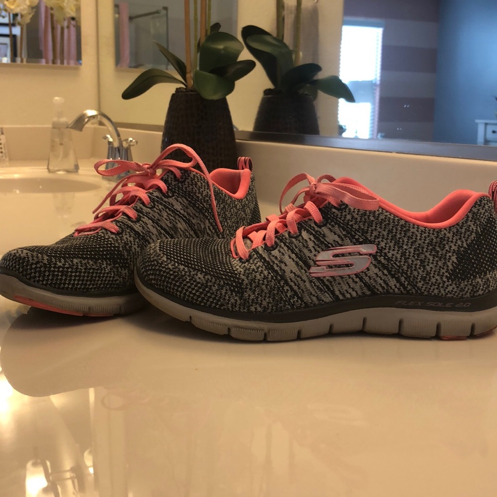 Sketchers shoes